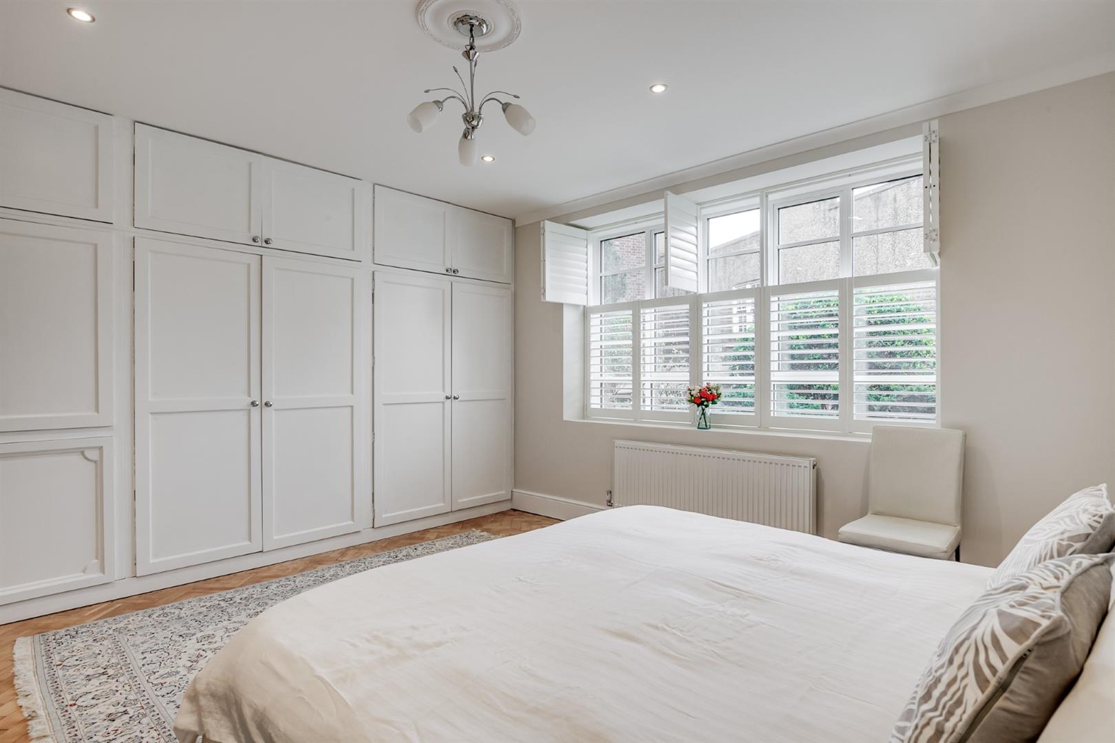 Frognal Lane Hampstead NW3 7EA