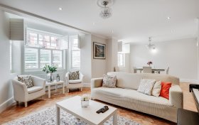 Frognal Lane Hampstead NW3 7EA