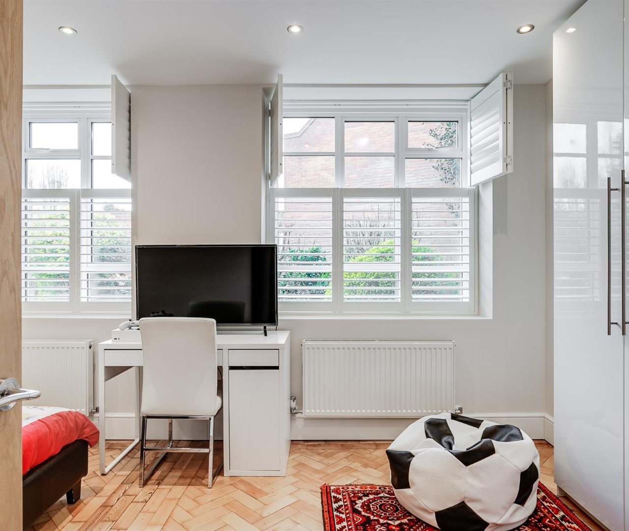 Frognal Lane Hampstead NW3 7EA