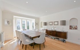 Linden Lea Hampstead Garden Suburb N2 0RF