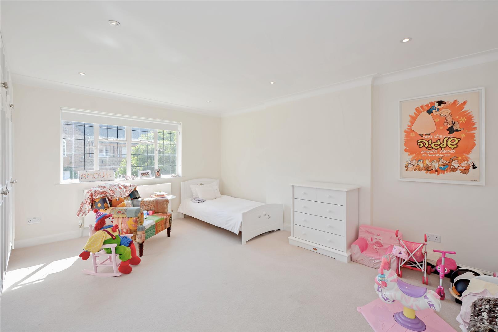 Linden Lea Hampstead Garden Suburb N2 0RF