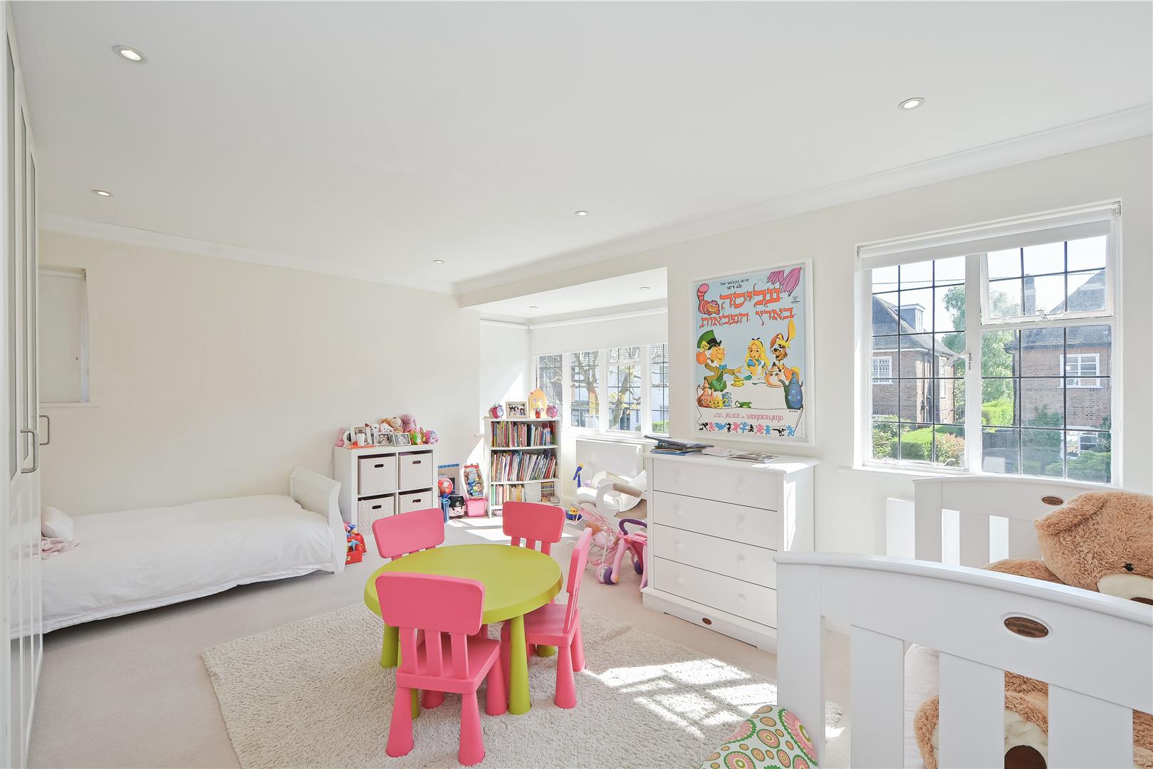 Linden Lea Hampstead Garden Suburb N2 0RF