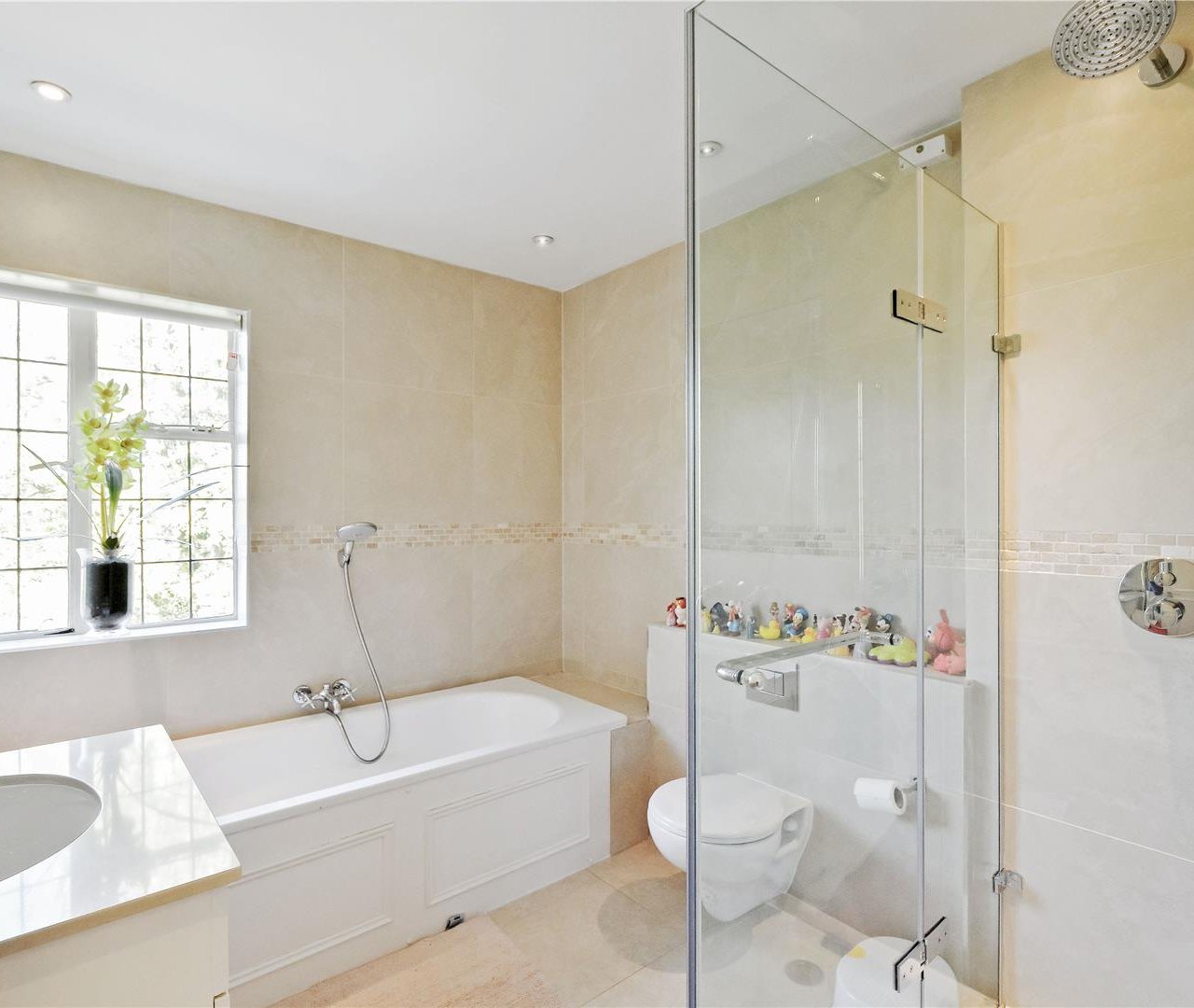 Linden Lea Hampstead Garden Suburb N2 0RF