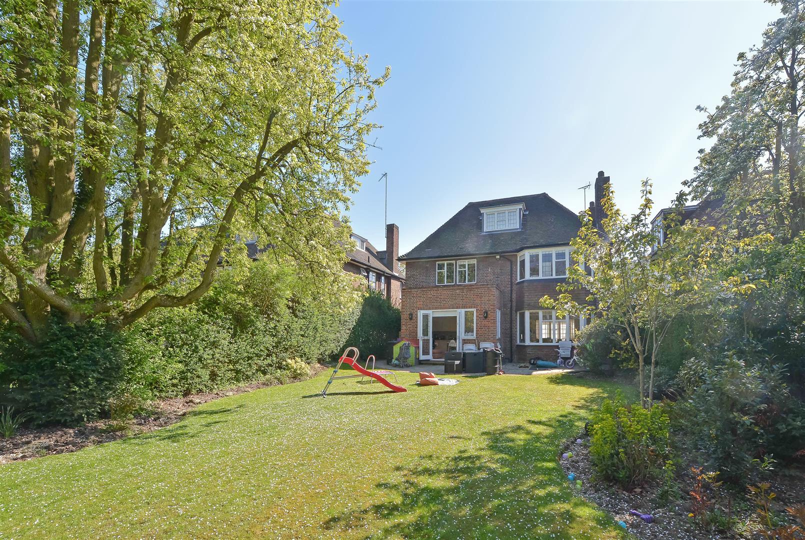 Linden Lea Hampstead Garden Suburb N2 0RF