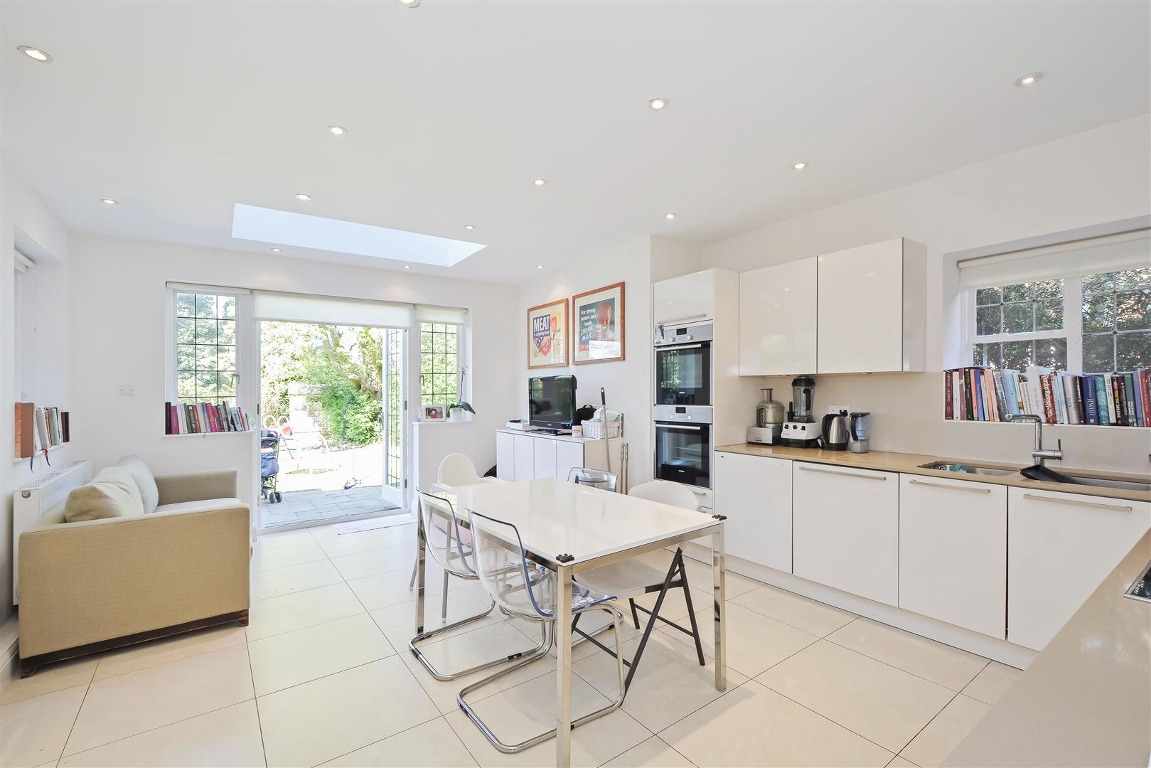 Linden Lea Hampstead Garden Suburb N2 0RF
