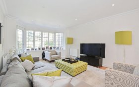 Linden Lea Hampstead Garden Suburb N2 0RF
