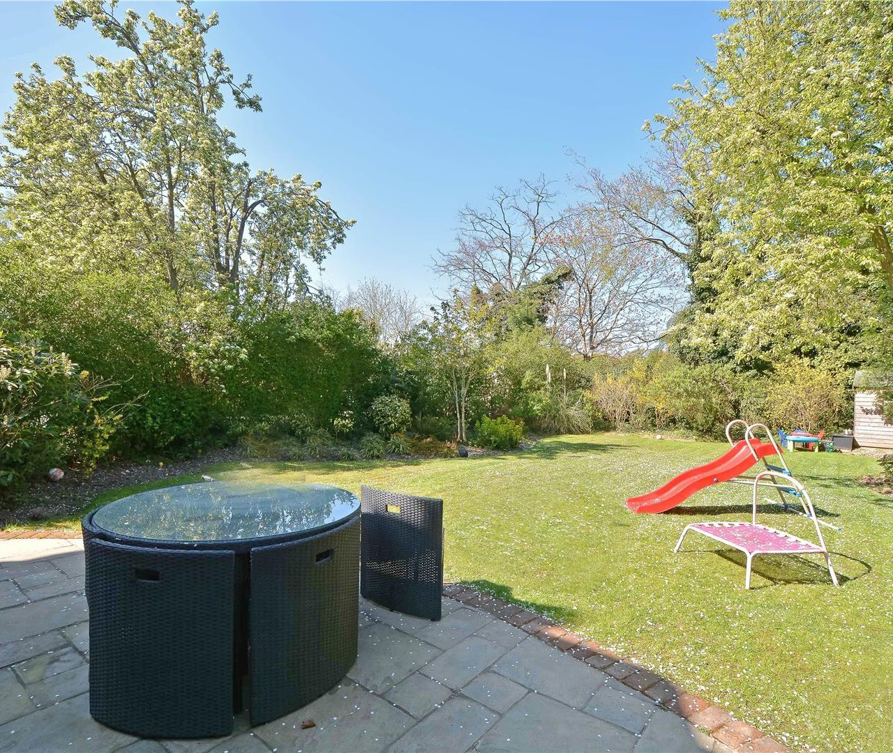 Linden Lea Hampstead Garden Suburb N2 0RF