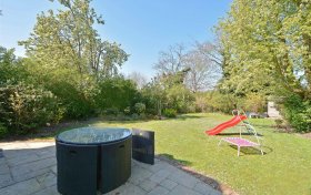 Linden Lea Hampstead Garden Suburb N2 0RF