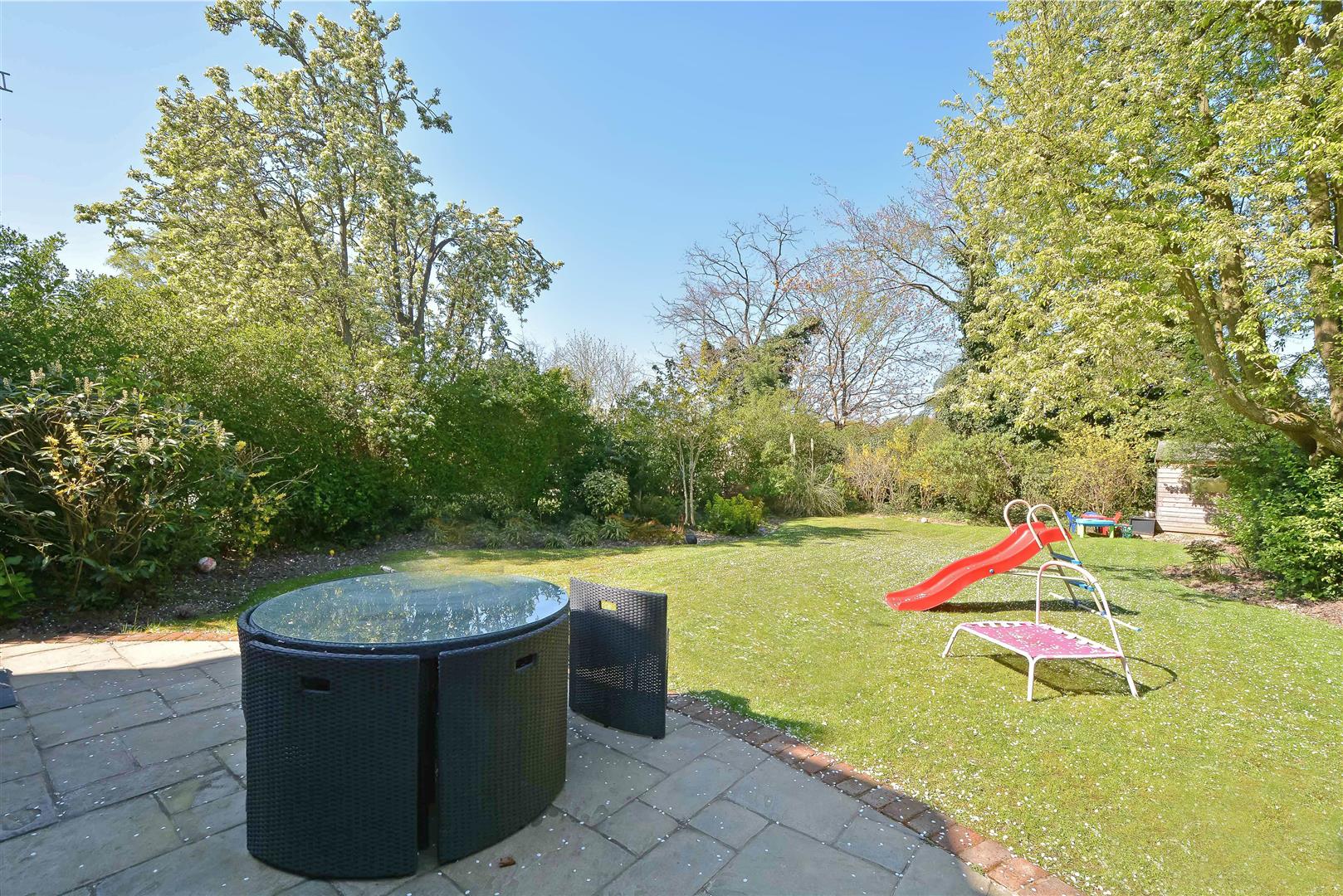 Linden Lea Hampstead Garden Suburb N2 0RF