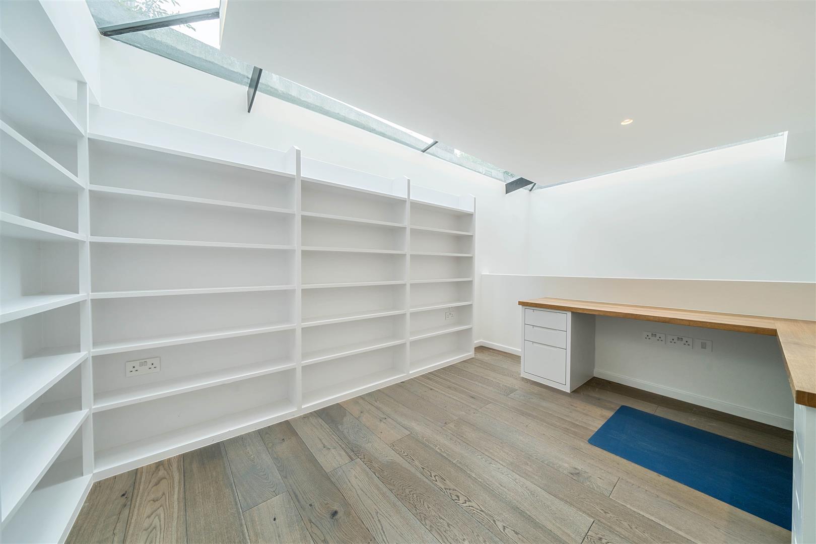 New End, Hampstead, NW3 1JD