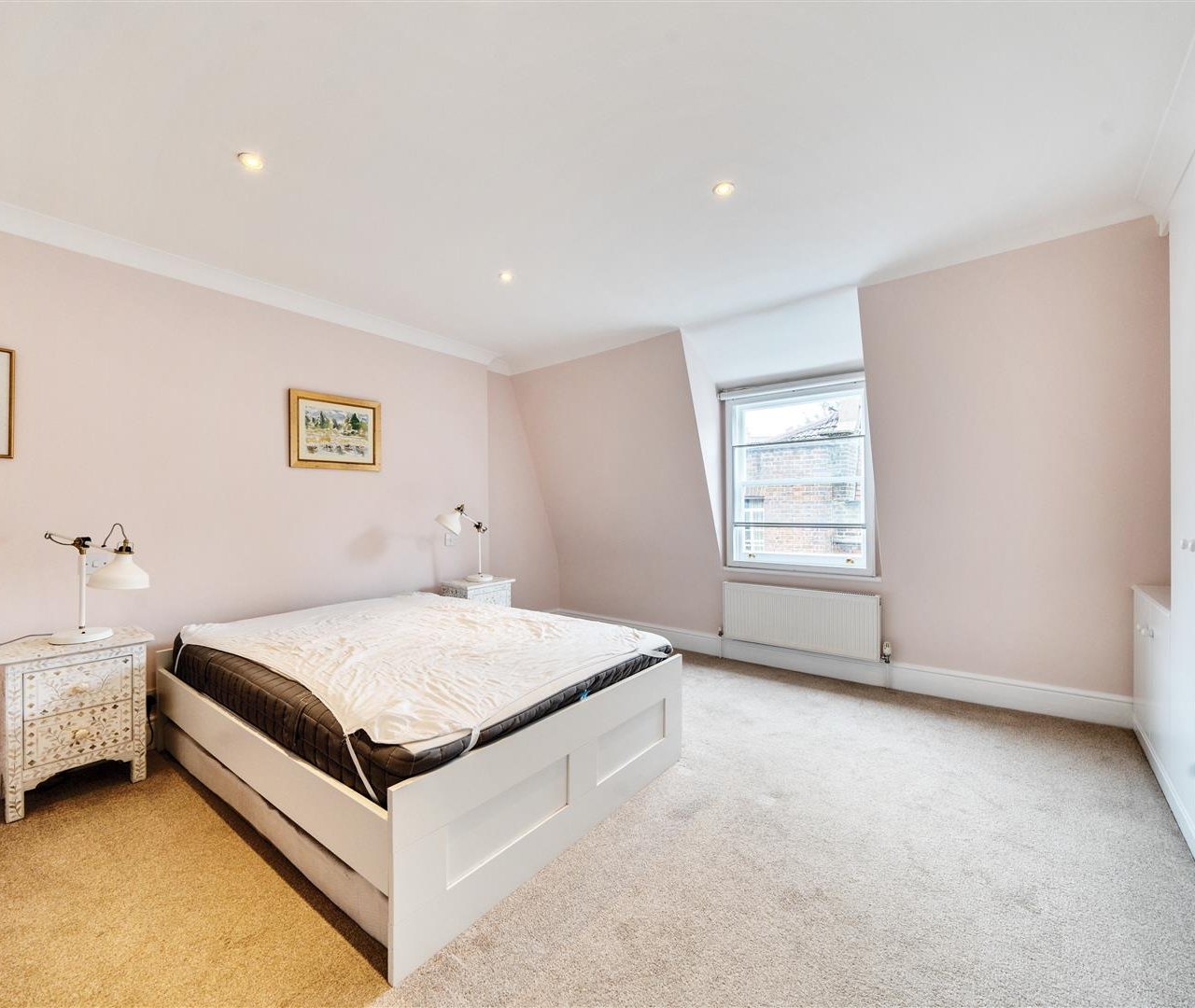 Flask Walk Hampstead NW3 1HE