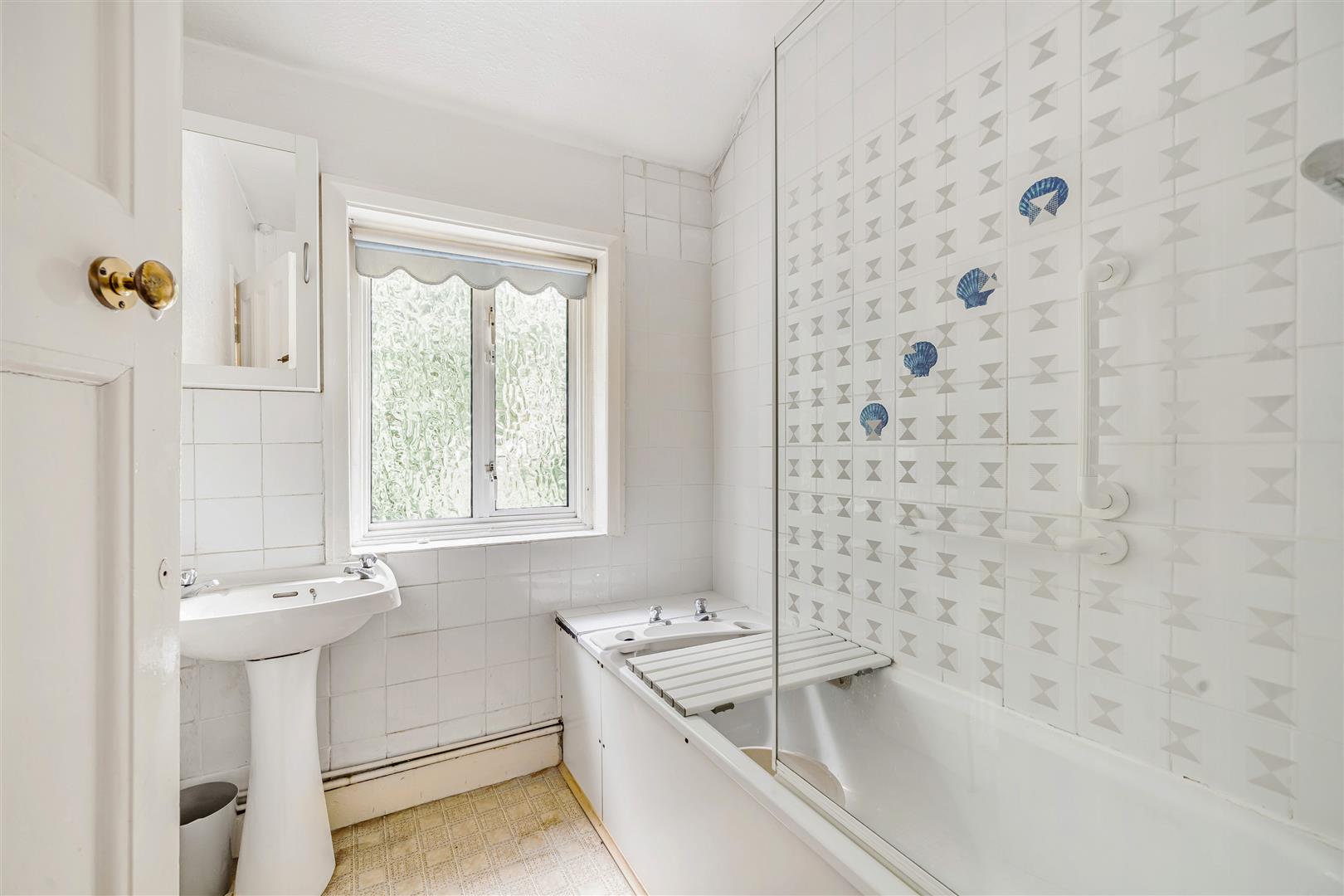 North End Road Golders Green NW11 7TA