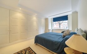 Frognal Rise Hampstead Village NW3 6PZ