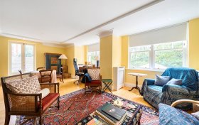 Frognal Rise Hampstead Village NW3 6PZ