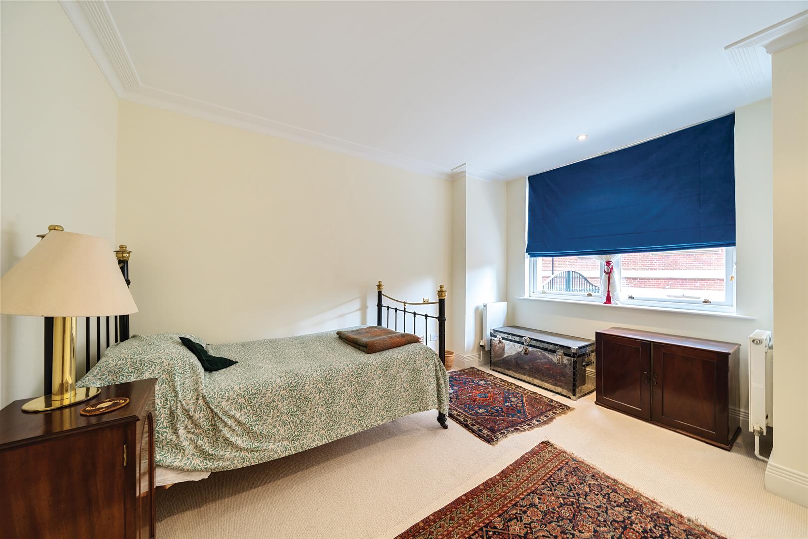 Frognal Rise Hampstead Village NW3 6PZ