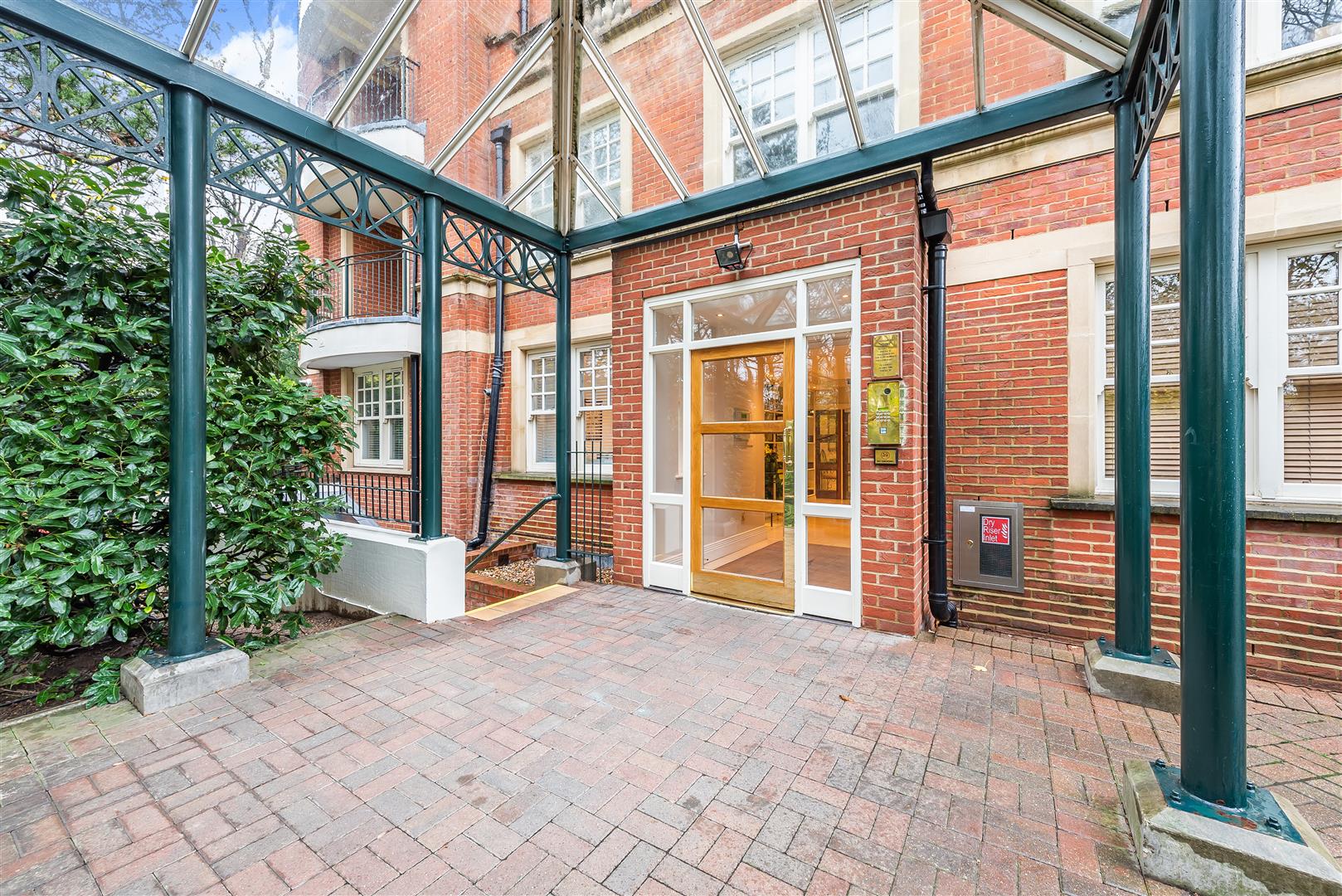 Frognal Rise Hampstead Village NW3 6PZ