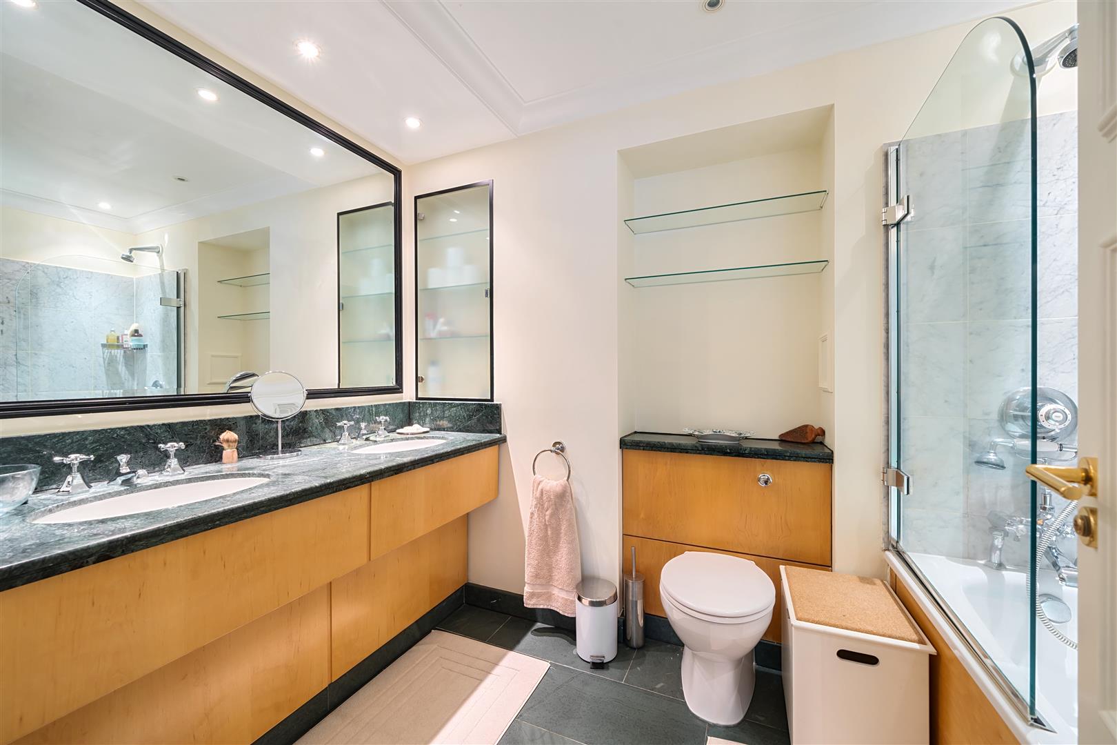 Frognal Rise Hampstead Village NW3 6PZ