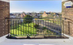 Fortis Green, London, N2 9ER