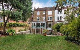 Canfield Gardens South Hampstead NW6 3EE