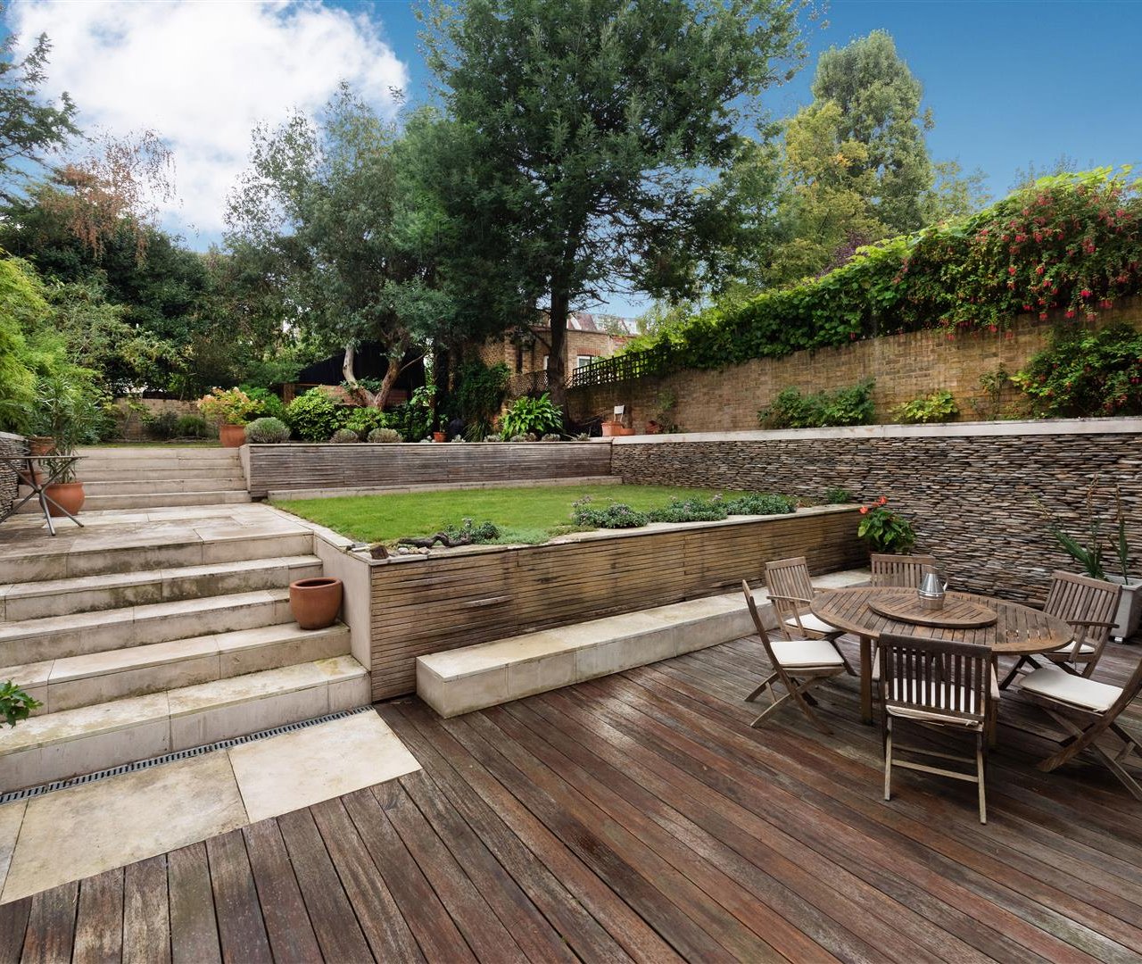 Canfield Gardens South Hampstead NW6 3EE