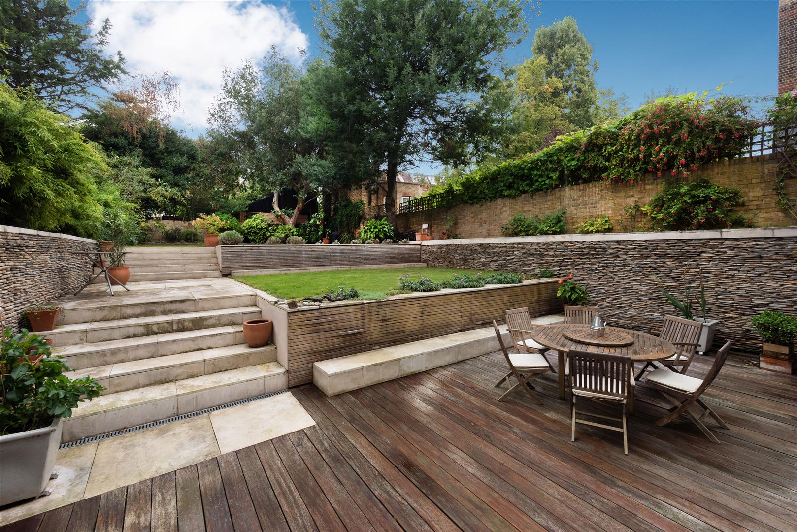 Canfield Gardens South Hampstead NW6 3EE