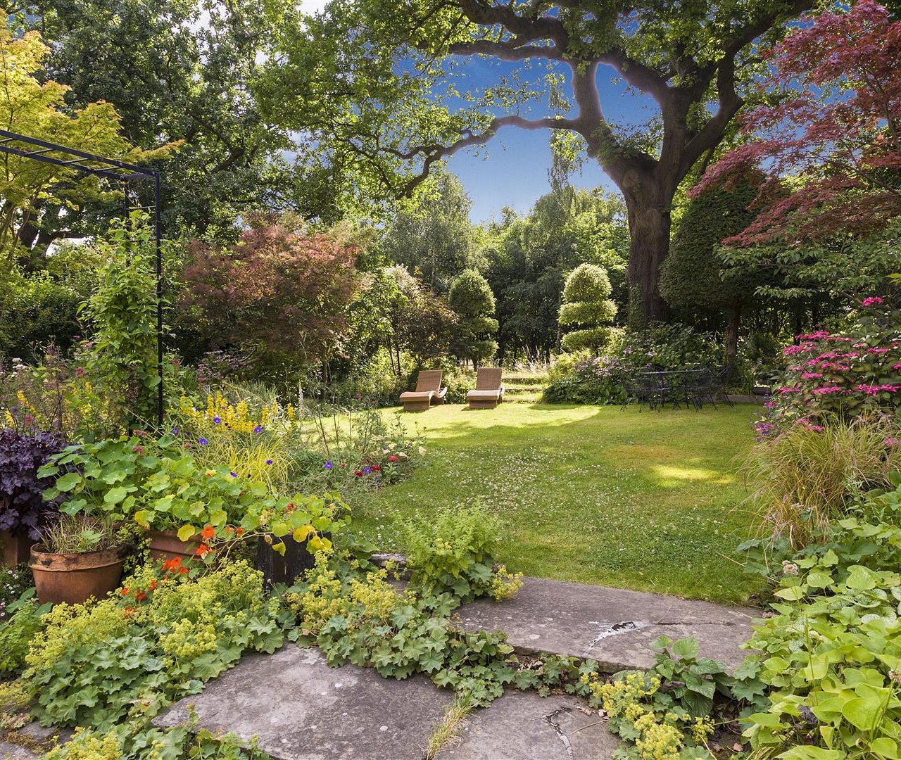 Wildwood Road Hampstead Garden Suburb NW11 6UP