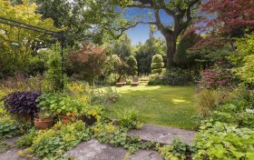 Wildwood Road Hampstead Garden Suburb NW11 6UP