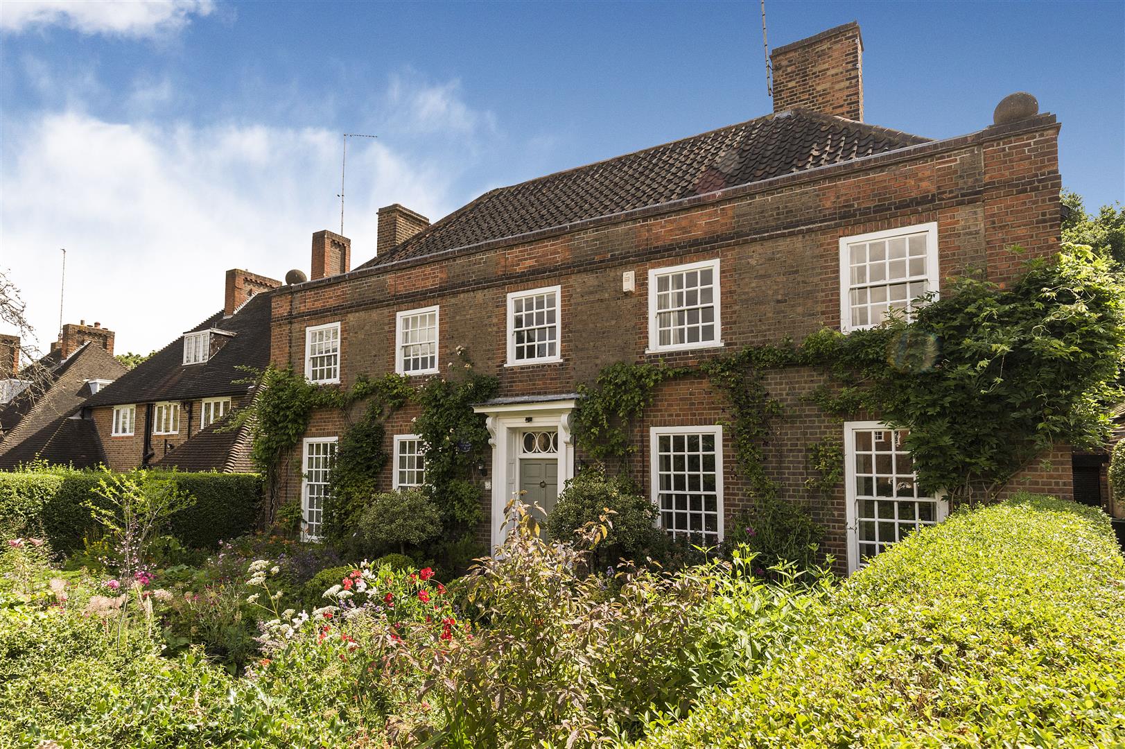 Wildwood Road Hampstead Garden Suburb NW11 6UP