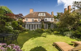 Wildwood Road Hampstead Garden Suburb NW11 6UP