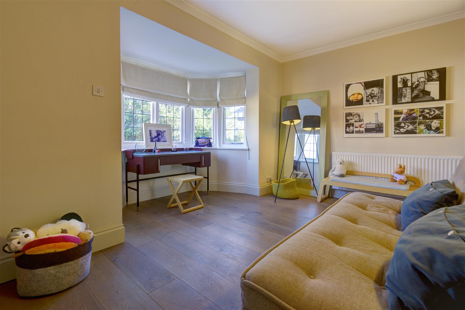 Park Drive Golders Hill Park NW11 7SN