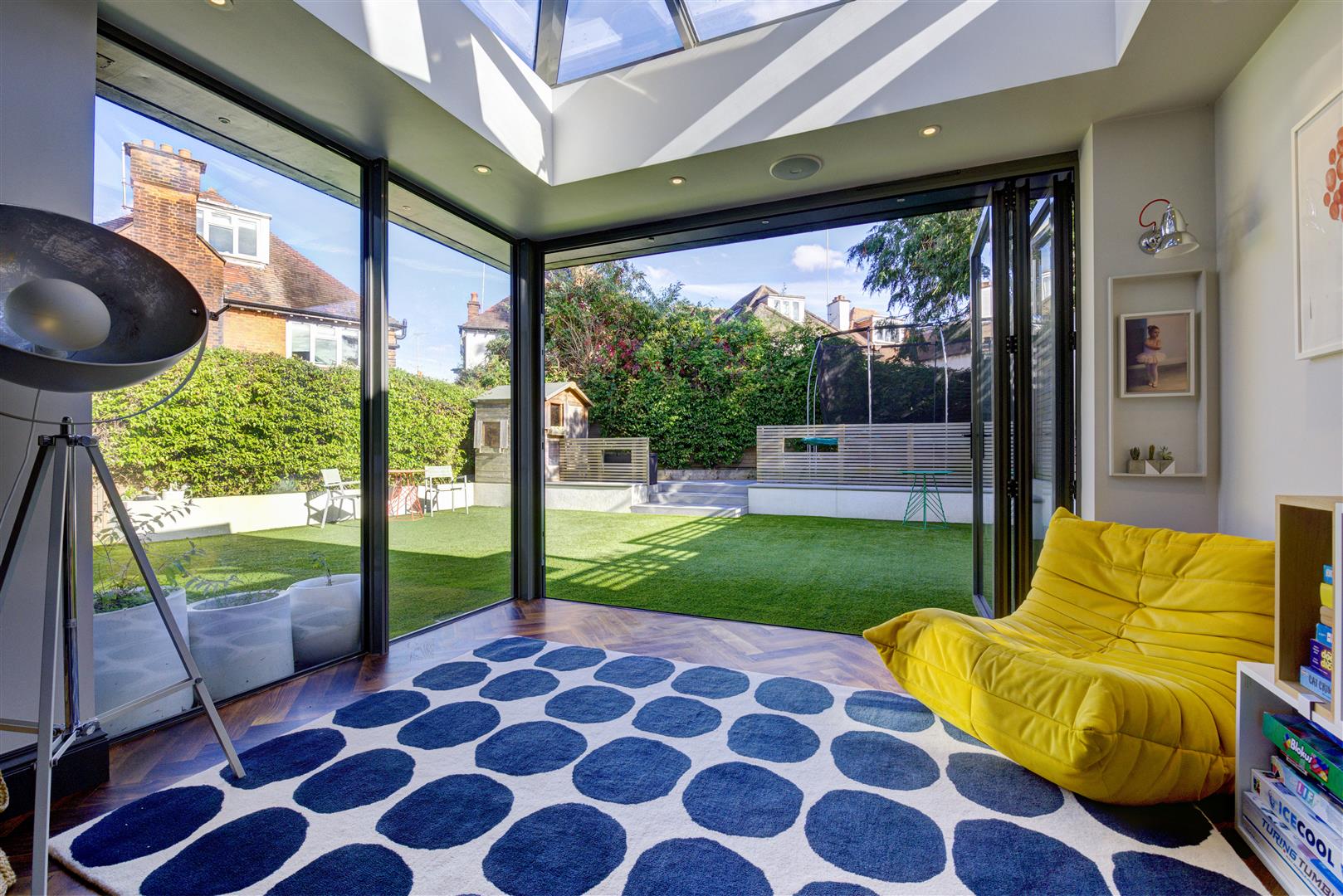 Park Drive Golders Hill Park NW11 7SN