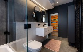 Park Drive Golders Hill Park NW11 7SN