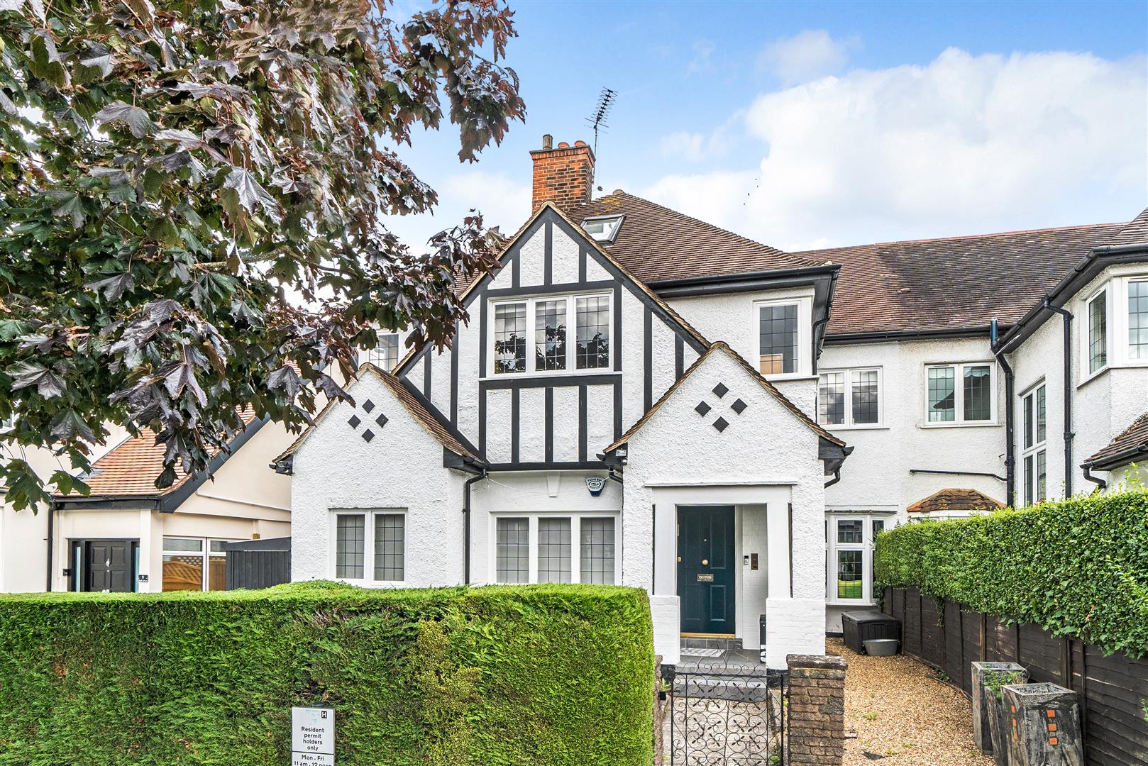 Park Drive Golders Hill Park NW11 7SN