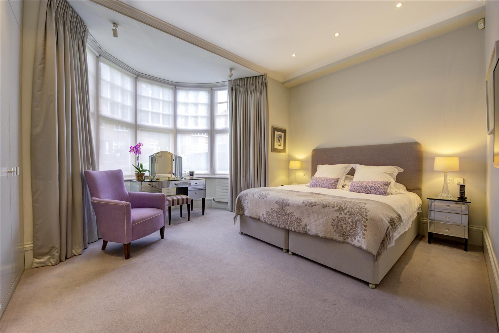 Bracknell Gardens Hampstead NW3 7EE