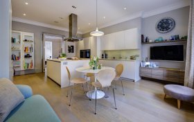 Bracknell Gardens Hampstead NW3 7EE