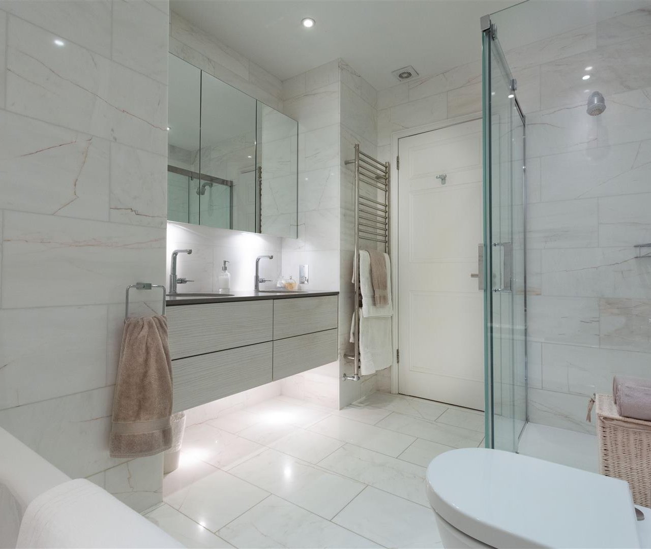 Bracknell Gardens Hampstead NW3 7EE