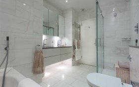 Bracknell Gardens Hampstead NW3 7EE