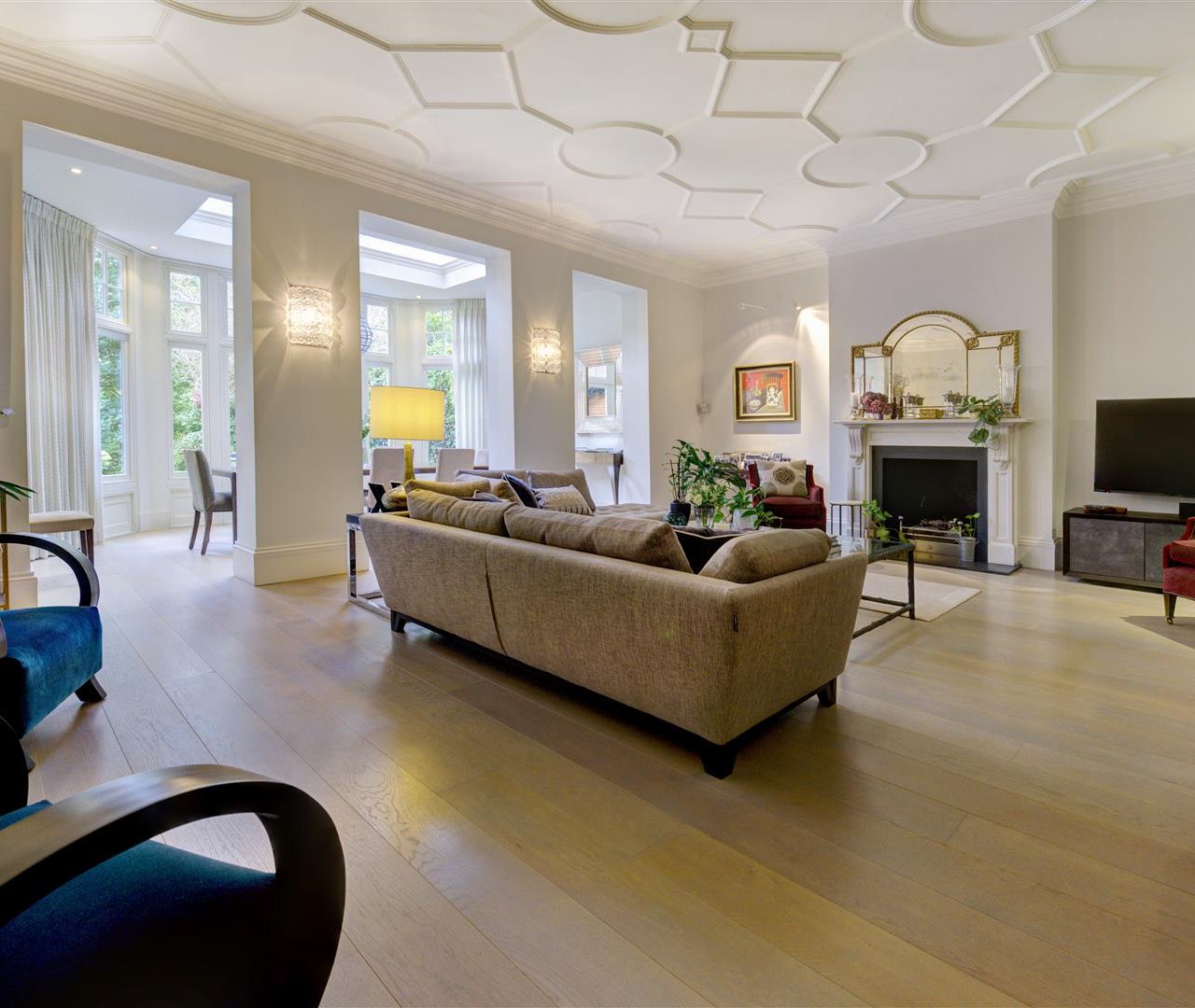 Bracknell Gardens Hampstead NW3 7EE