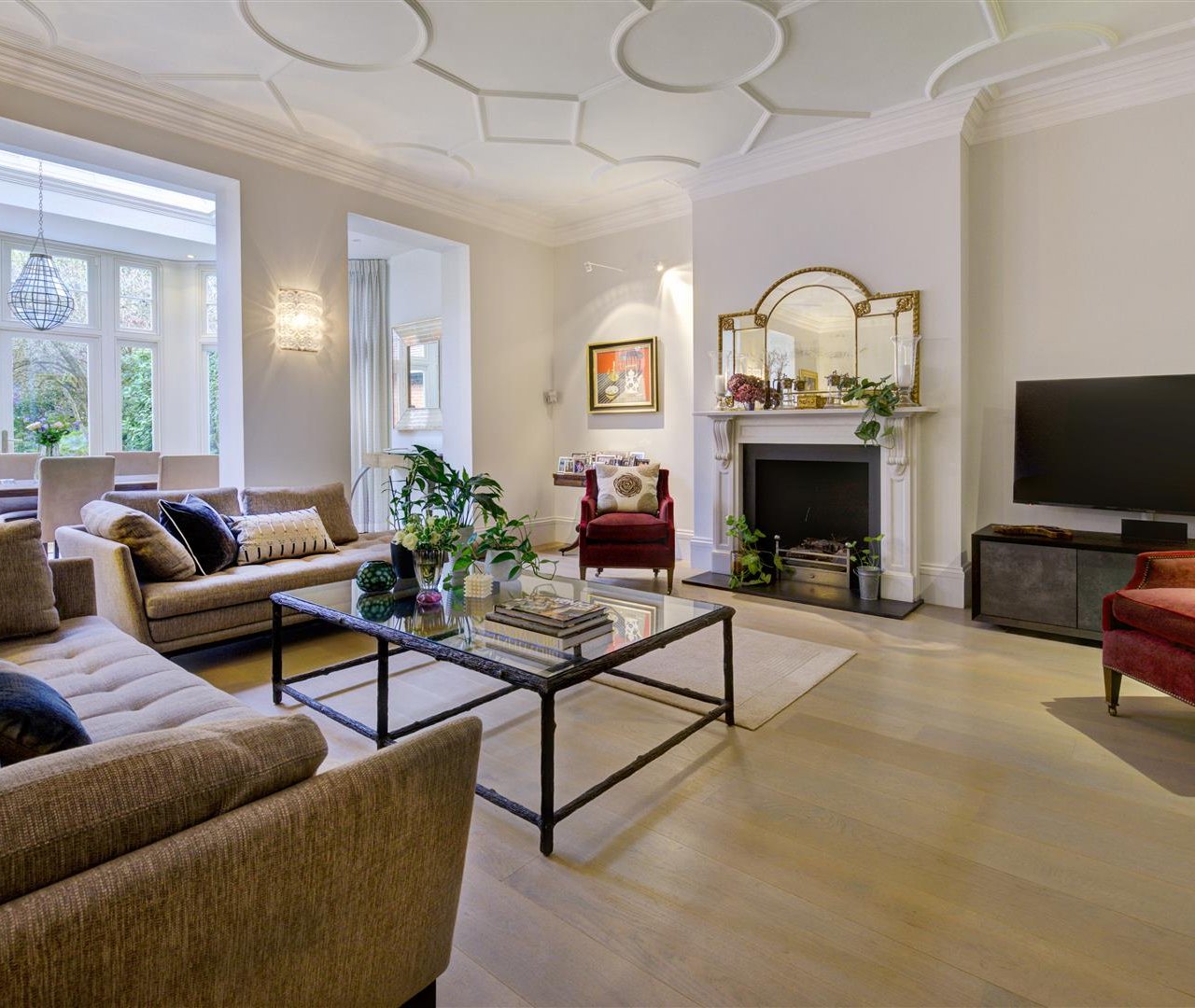 Bracknell Gardens Hampstead NW3 7EE