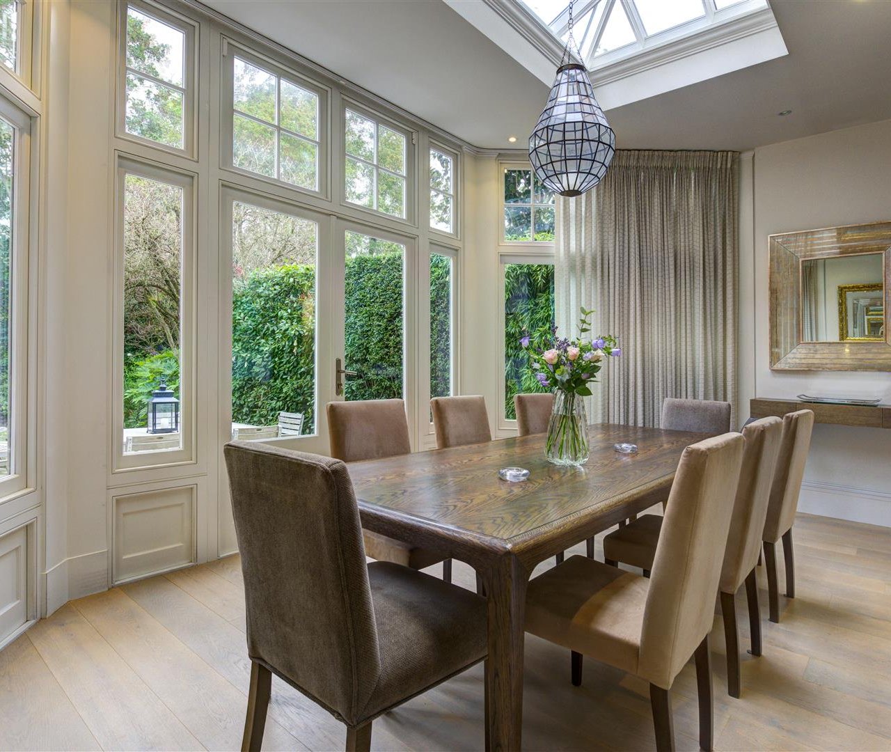 Bracknell Gardens Hampstead NW3 7EE