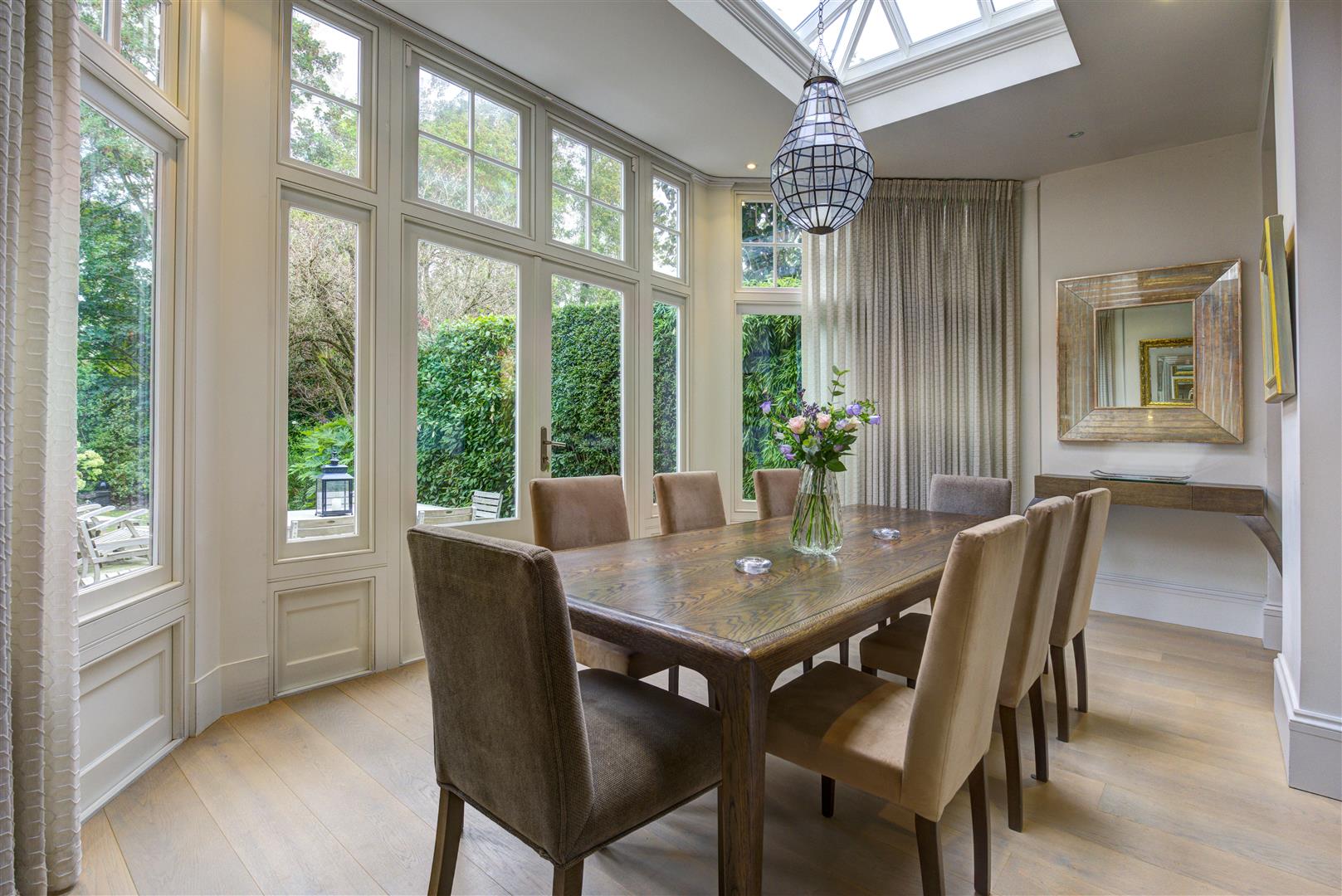 Bracknell Gardens Hampstead NW3 7EE