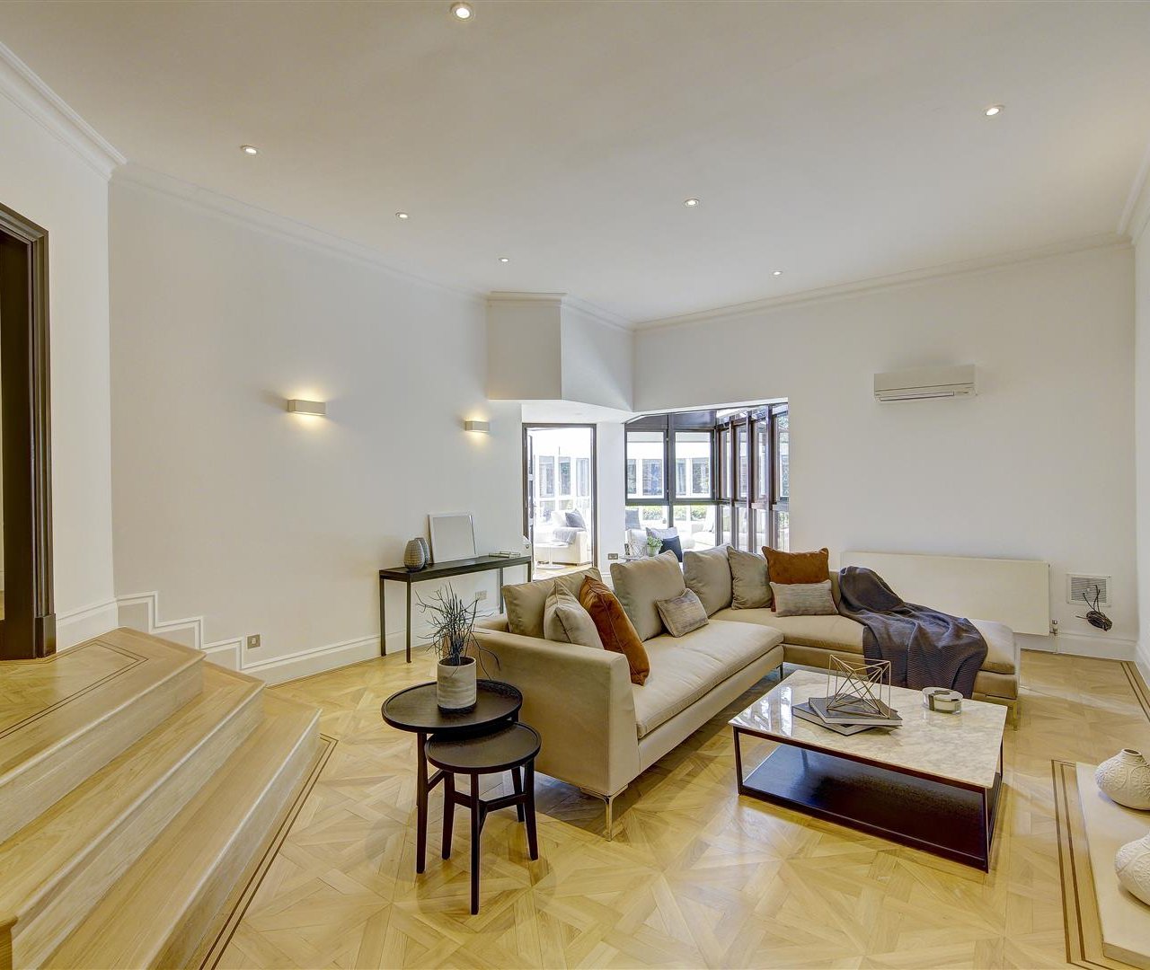 Westover Hill Hampstead NW3 7UH