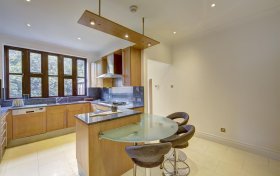 Westover Hill Hampstead NW3 7UH