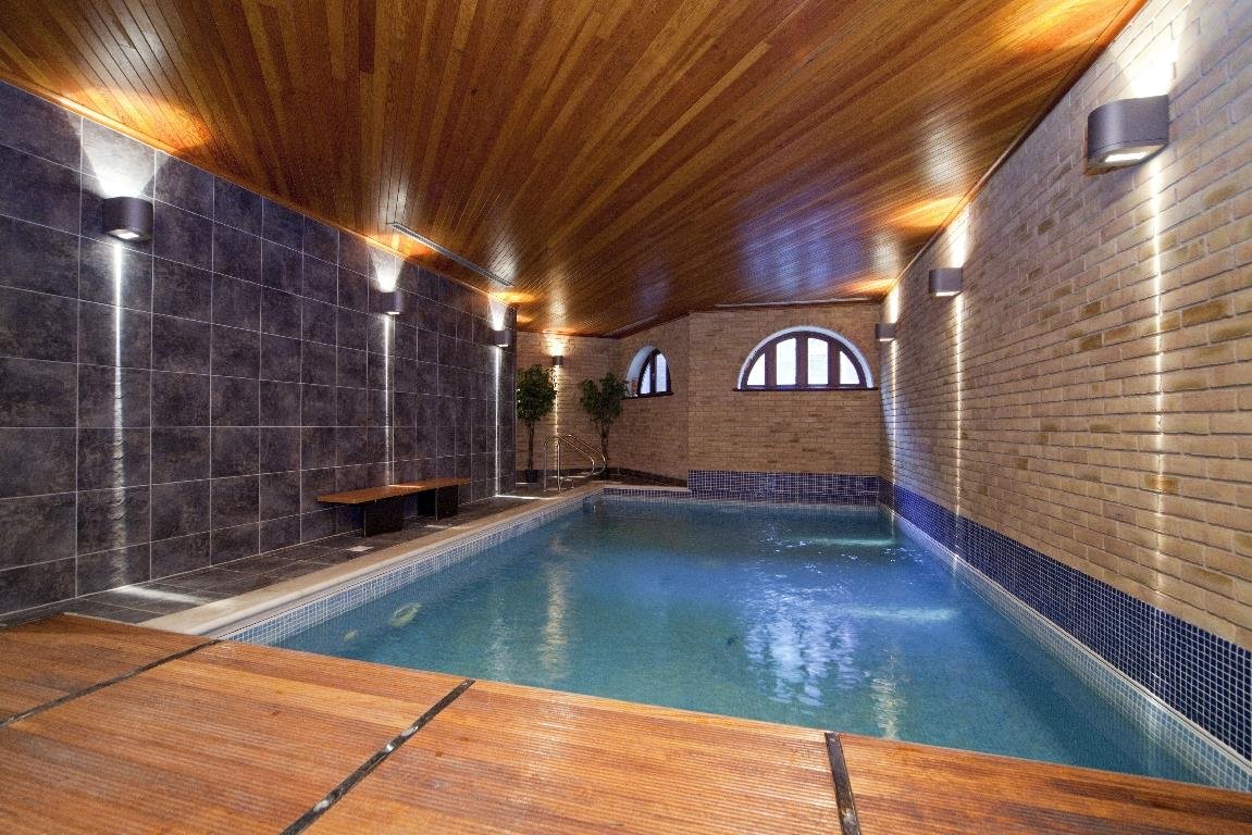 Westover Hill Hampstead NW3 7UH