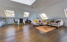 Lyndhurst Road Hampstead NW3 5PX