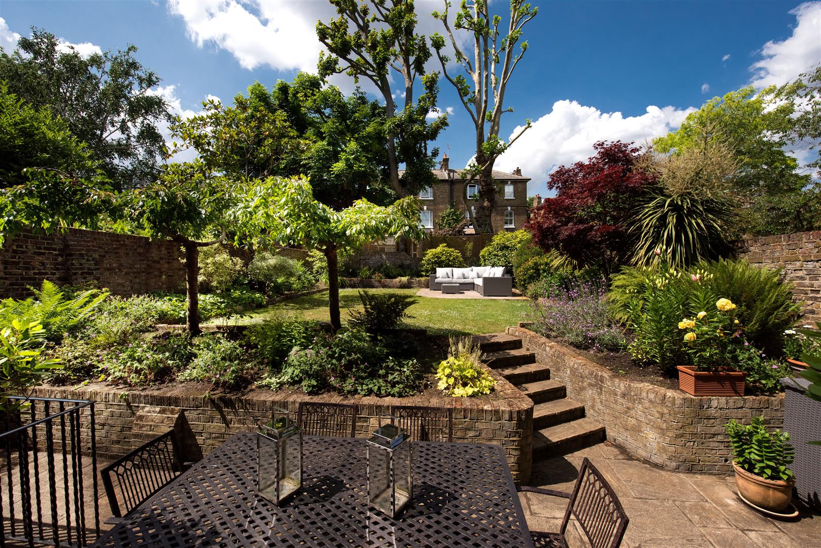 Lyndhurst Road Hampstead NW3 5PX