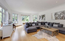 Maresfield Gardens, Hampstead, NW3 5SX