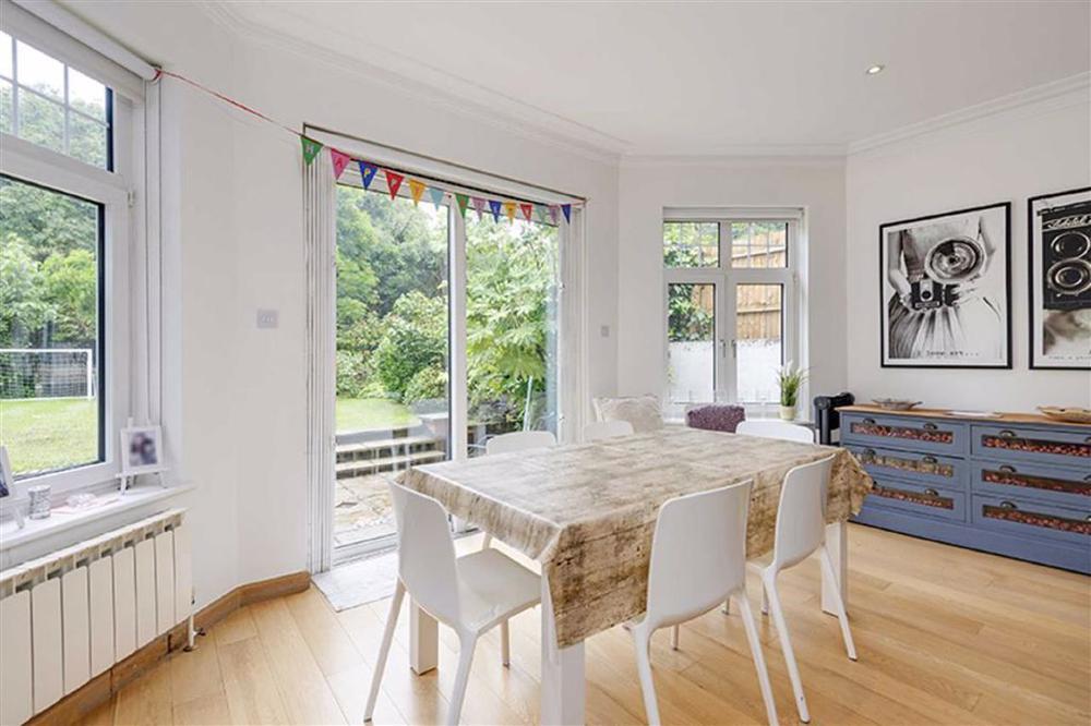 Maresfield Gardens, Hampstead, NW3 5SX