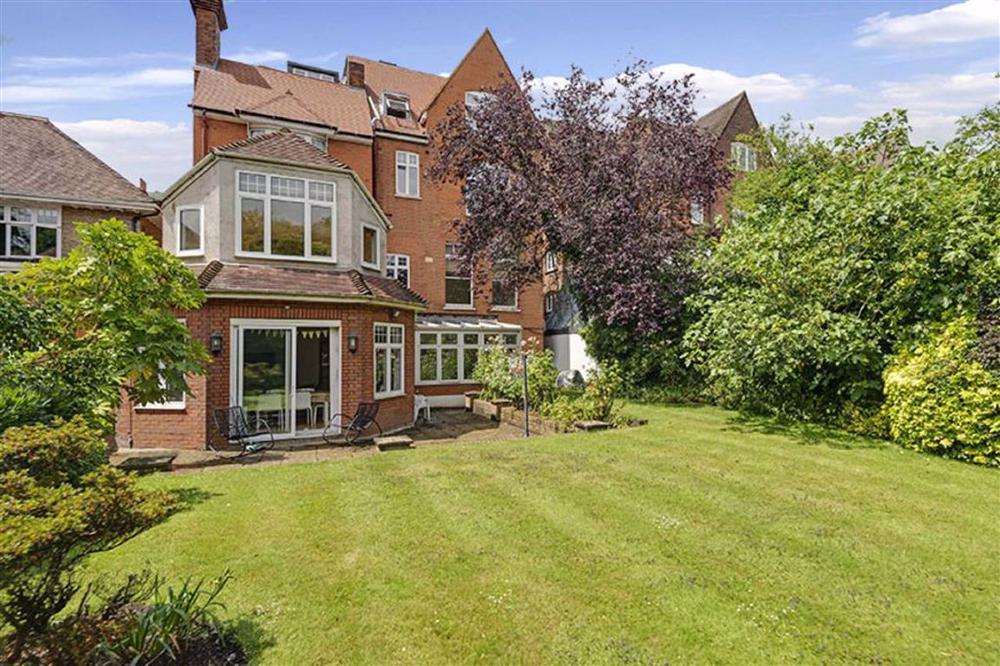 Maresfield Gardens, Hampstead, NW3 5SX