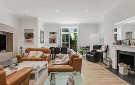 Frognal Rise Hampstead NW3 6PZ